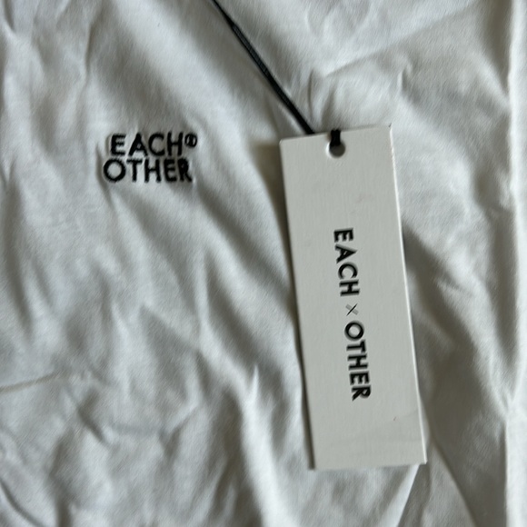 Each other white tshirt - Picture 3 of 4
